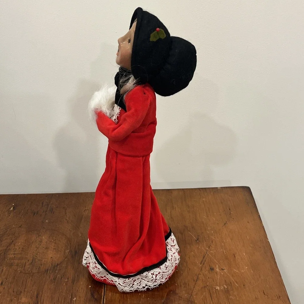 1994 BYERS CHOICE CHRISTMAS CAROLEr Woman Long Blond Hair Red Black Velvet Dress